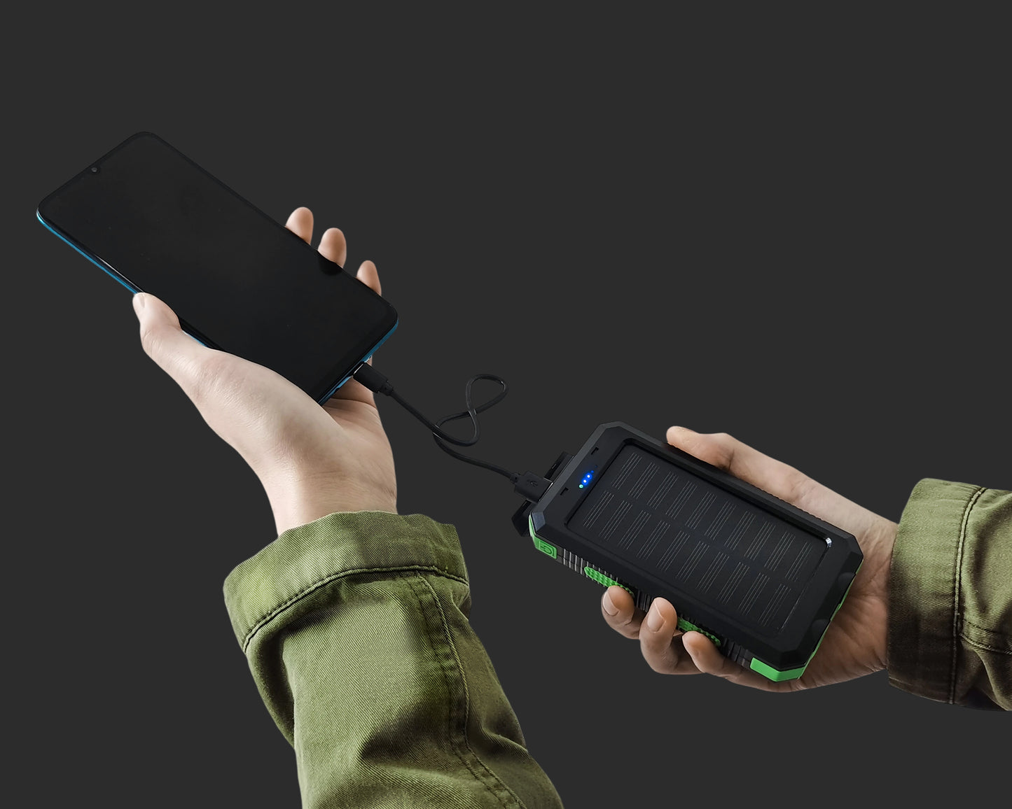 Solar Power Bank - 10,000 mAh - Over charging protection 2 x USB, 1 x USB-C